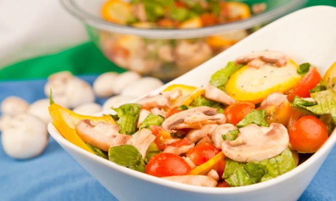 Ensalada de champiñones blancos setas de cuivá 