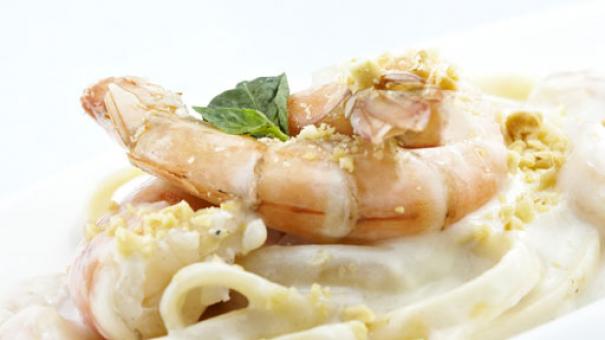 Tagliatelle con camarones y langostinos